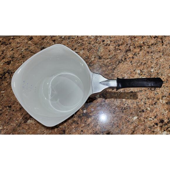 Vintage Corning Ware Blue Cornflower 2 Qt Sauce Maker with Handle Rare Discont. - Picture 10 of 16